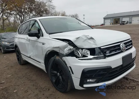 2019 Volkswagen Tiguan 2.0T Se/2.0T Sel/2.0T Sel R-Line/2.0T Sel R-Line Black z USA, uszkodzony, nr VIN 3VV2B7AX3KM178039
